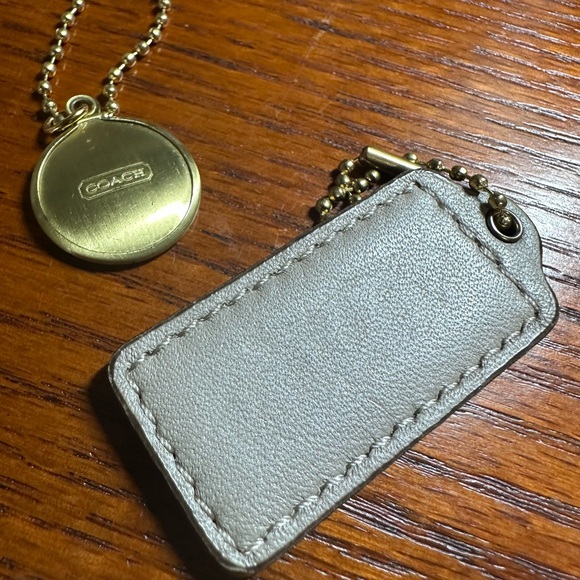 Coach Tan Leather Hang tag & Gold tone medallion hang tag - Picture 2 of 3